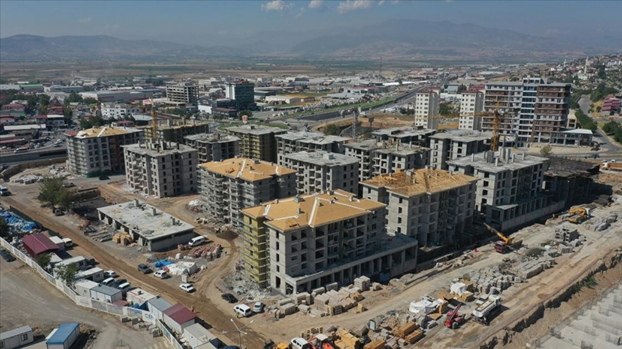 Bakan Kurum: Kahramanmaraş Ebrar Sitesi’nin yerine güvenli yuvalar inşa ettik