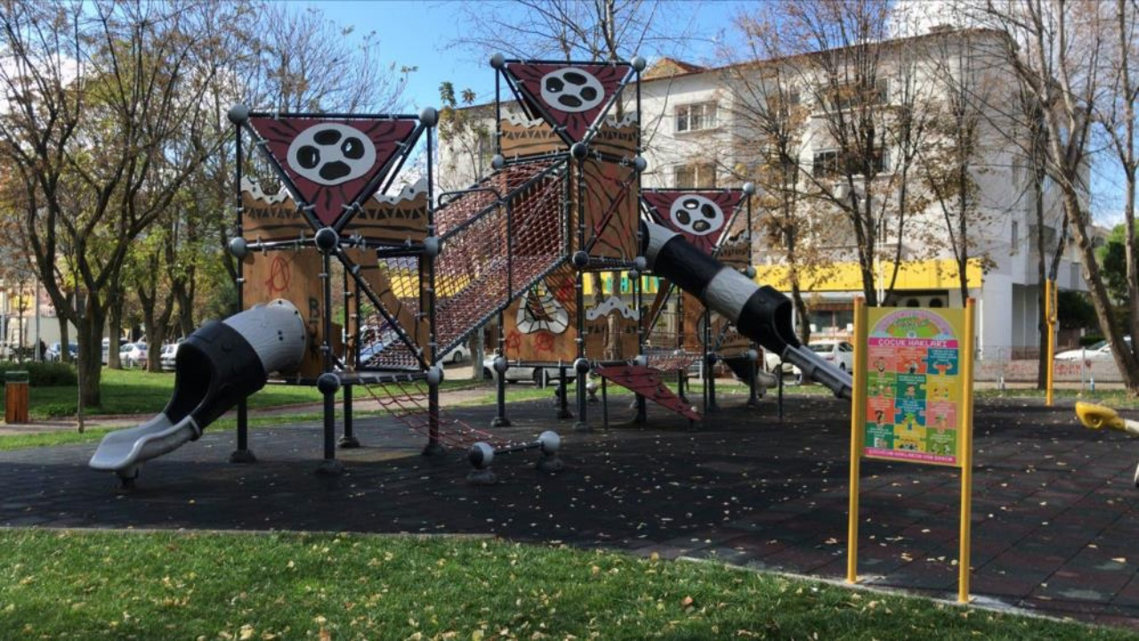 Muğla'da çocuklar hem oynuyor hem haklarını öğreniyor