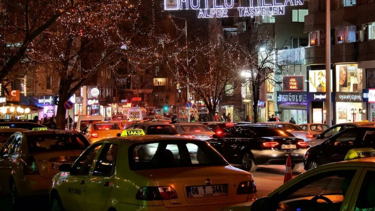 İstanbul'un en lüks caddeleri belli oldu! Metrekaresi 250 dolar