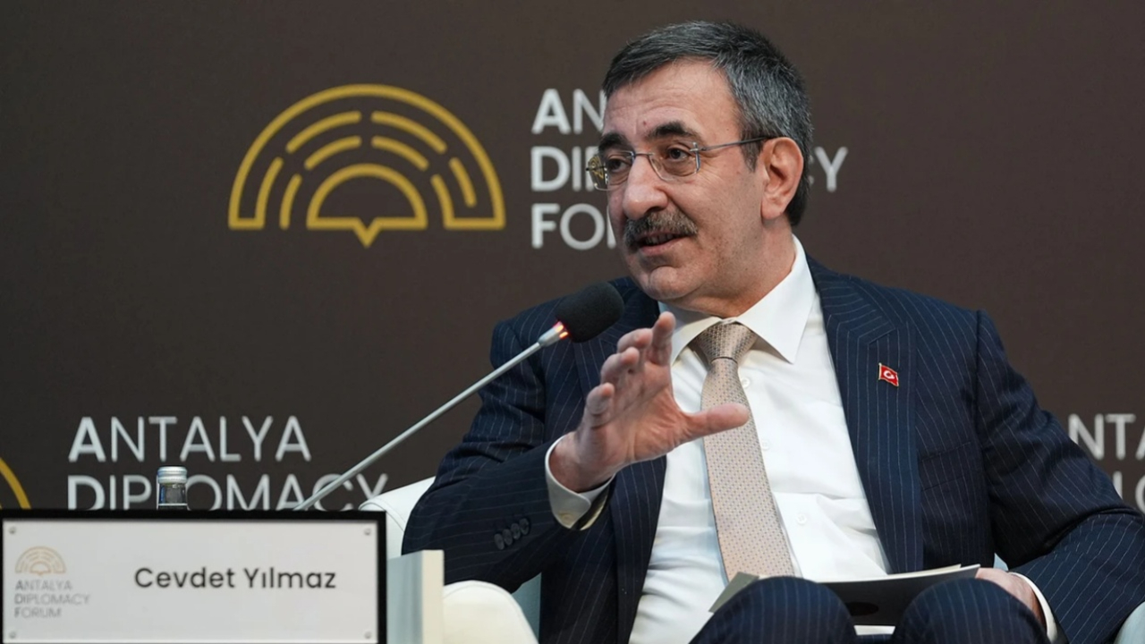 Cumhurbaşkanı Yılmaz: Halkbank davası çözümü ve ABD ile ticaret hedefi masada