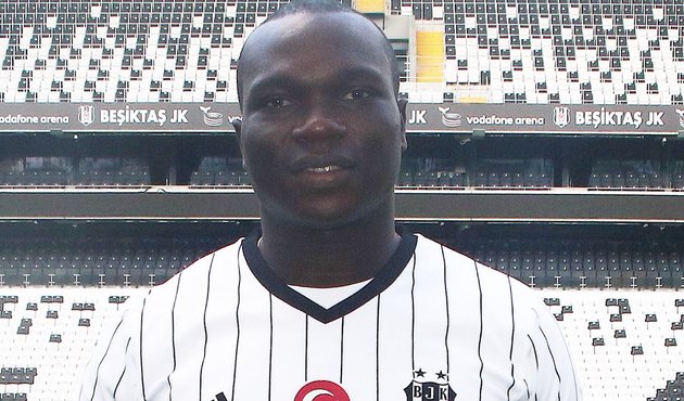 Beşiktaş'ın bonservisini almak için uğraştığı Aboubakar,  Porto ile sözleşme imzaladı!