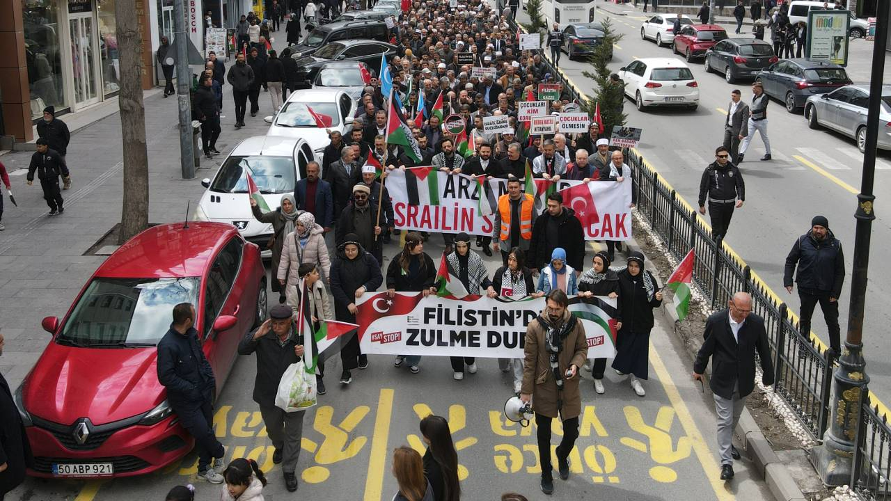 Nevşehir'de Gazze'ye destek yürüyüşü: Çocuklar uyurken susulur ölürken değil