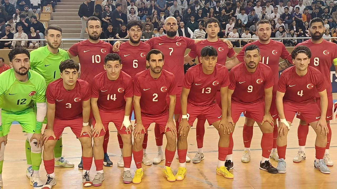 Futsalda Moldova'ya farklı yenildik, şeref golünü Kayhan Özcan attı