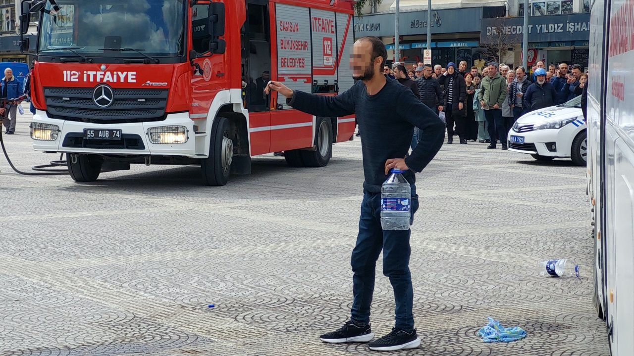 Samsun’da yol isyanı! Yol yapılmıyor diye kendini yakmak istedi