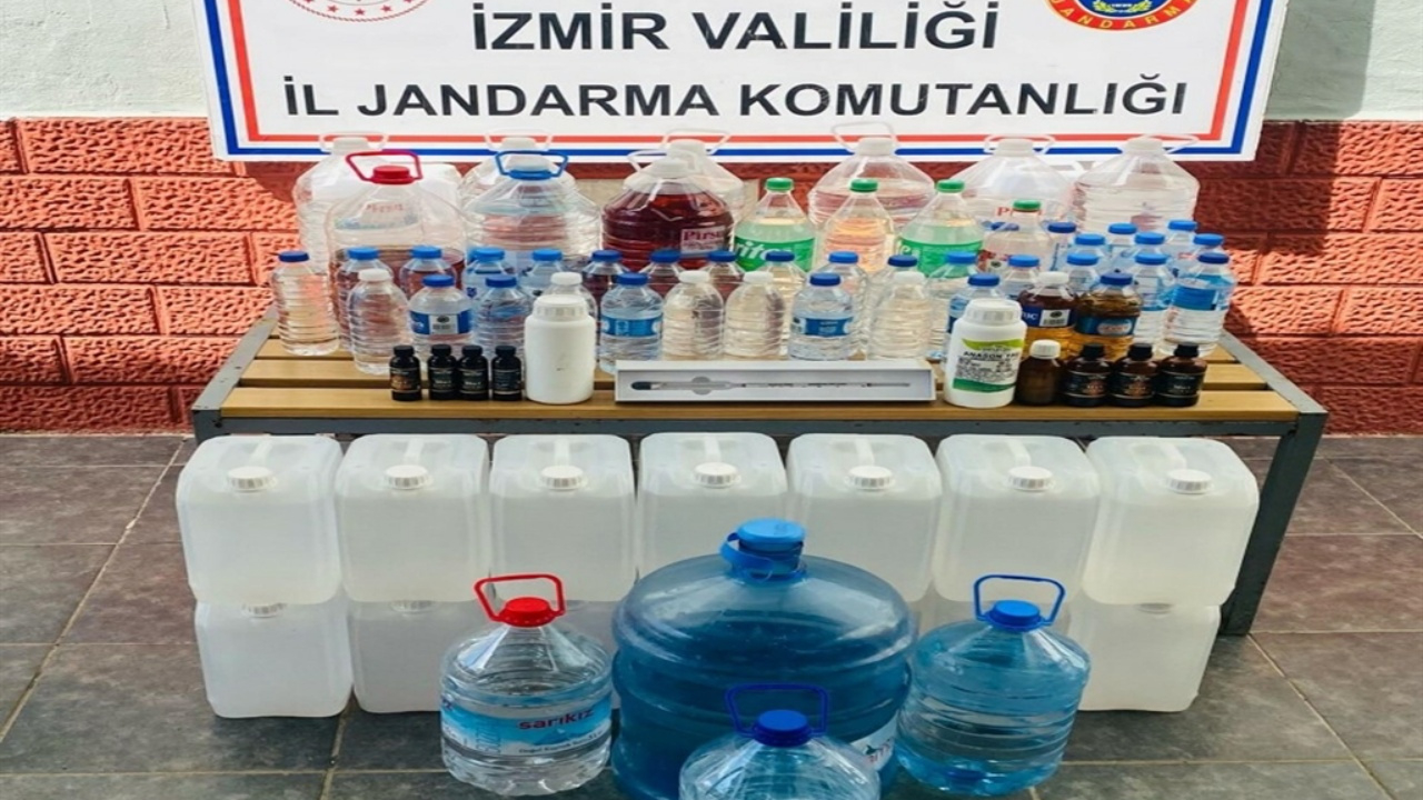 Menderes’te jandarmadan kaçak alkol baskını: 8 ton alkol, 4 gözaltı