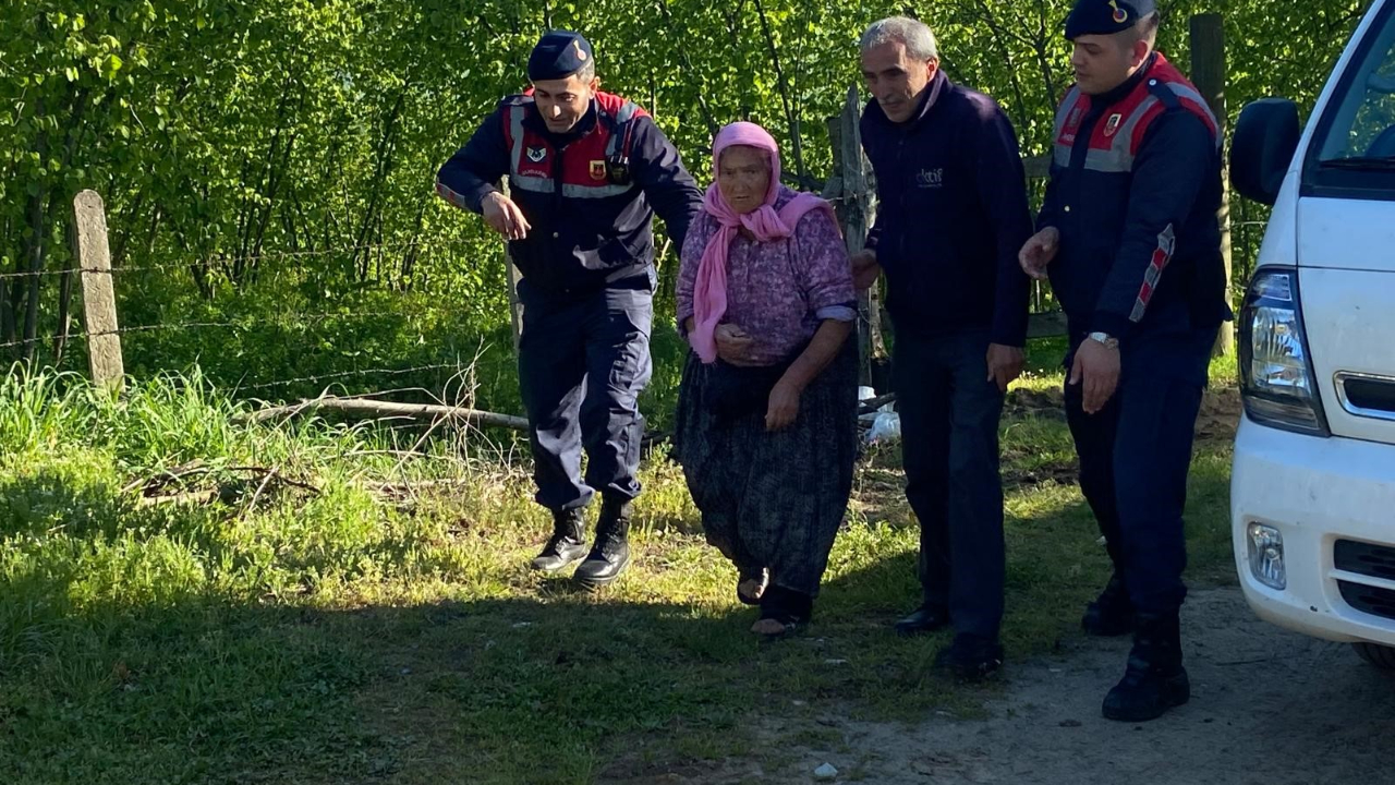 Sakarya’da mucize kurtuluş! Zihinsel engelli kadın yol kenarında bulundu