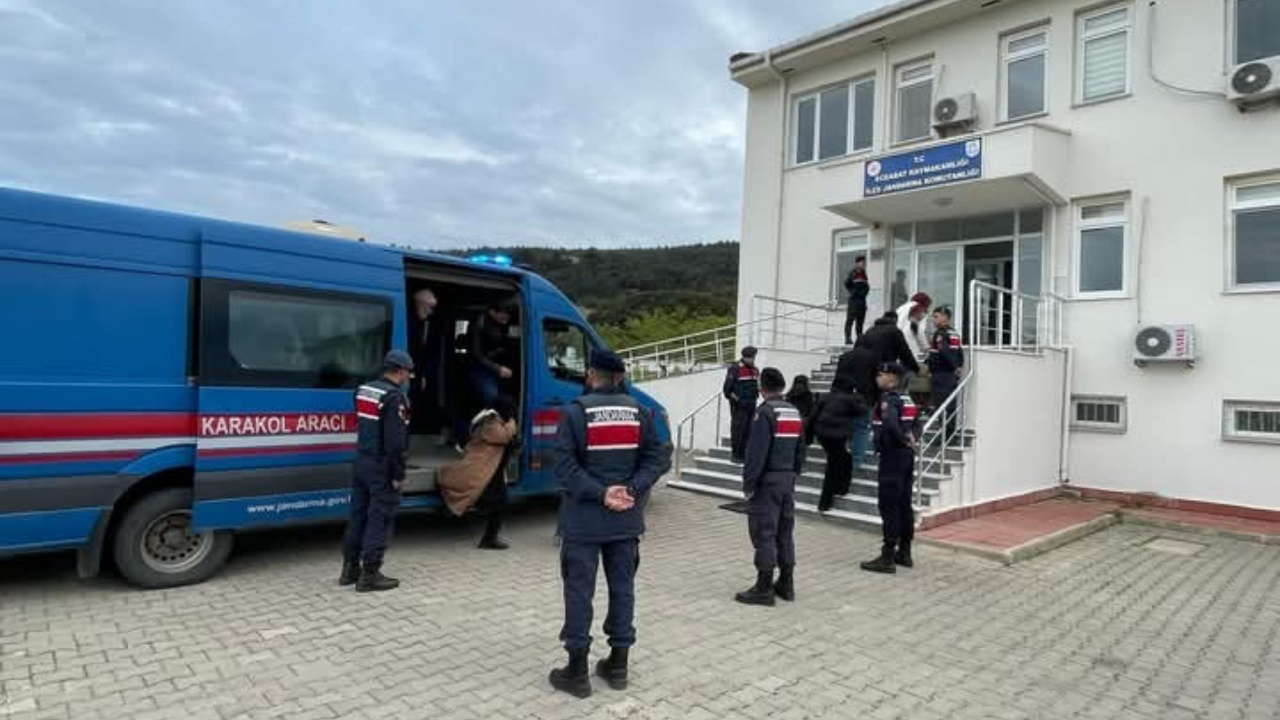 Çanakkale’de jandarma operasyonu: 22 düzensiz göçmen yakalandı