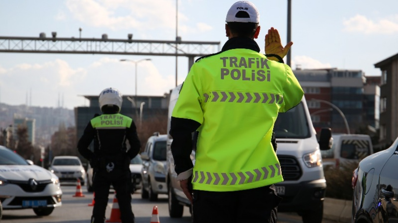 Trafik cezalarına zam yolda! Hız, ışık ihlali ve şerit değişikliğinde cezalar artıyor
