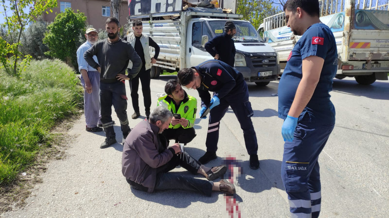 Bursa’da kamyonetle çarpışan motosikletteki çift yaralandı! Hayati tehlikeleri bulunuyor