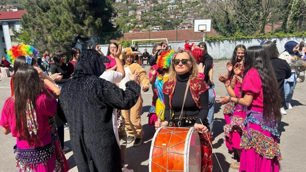 Zonguldak’ta Roman kültürü şenliği: Renkli danslar, Yeşilay farkındalığı