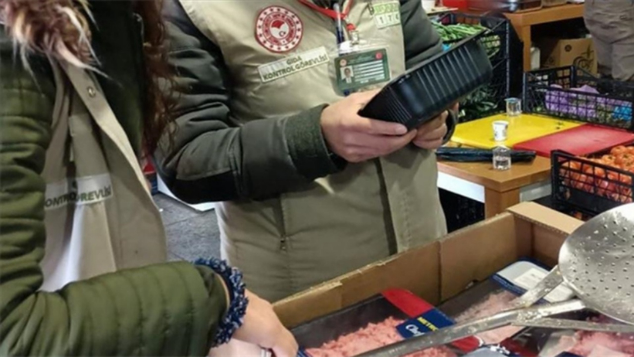 Gıda sahteciliğinde skandal ifşa! Lahmacunda at eti, nar ekşisinde boya, peynirde kimyasal tespit edildi
