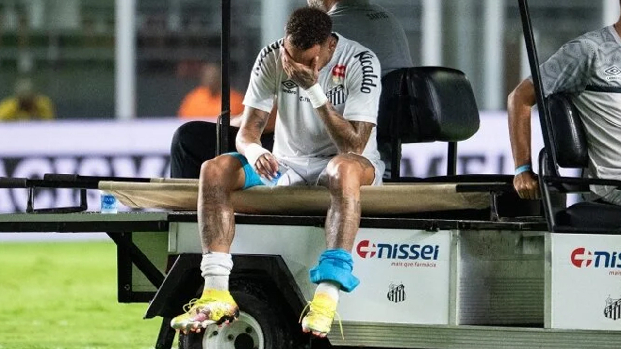 Yine Neymar, yine sakatlık! Gözyaşları içinde sahayı terketti