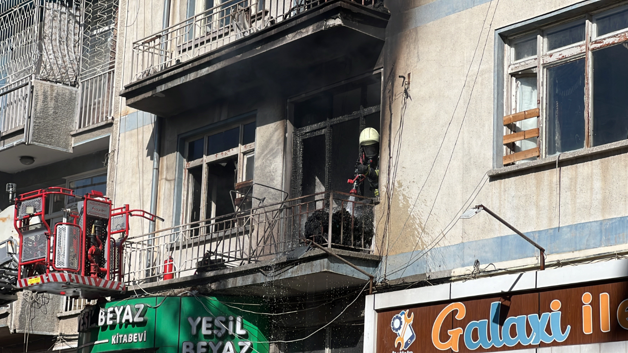 Konya’da yürek yakan yangın! 2 çocuk hayatını kaybetti, aile fertleri battaniyeye atlayarak kurtuldu