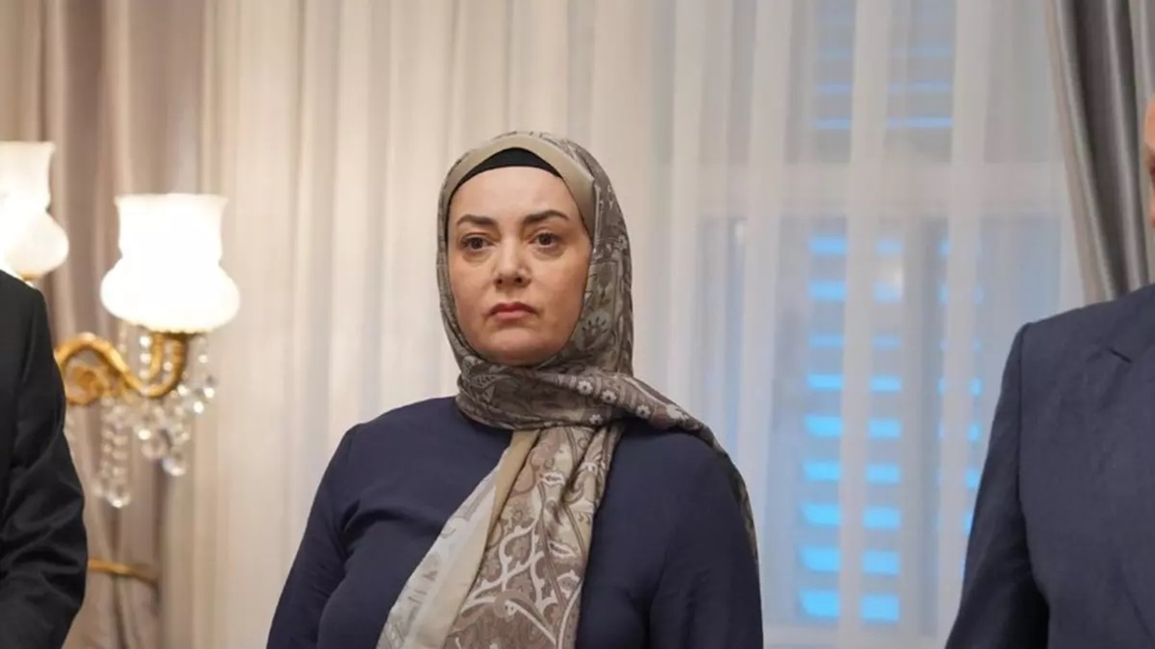 Kızılcık Şerbeti'nde büyük kriz! Diziye vedası olay olmuştu: Sibel Taşçıoğlu senaristi takipten çıkardı, açıklama gecikmedi: Tepkisini çocukça buluyorum