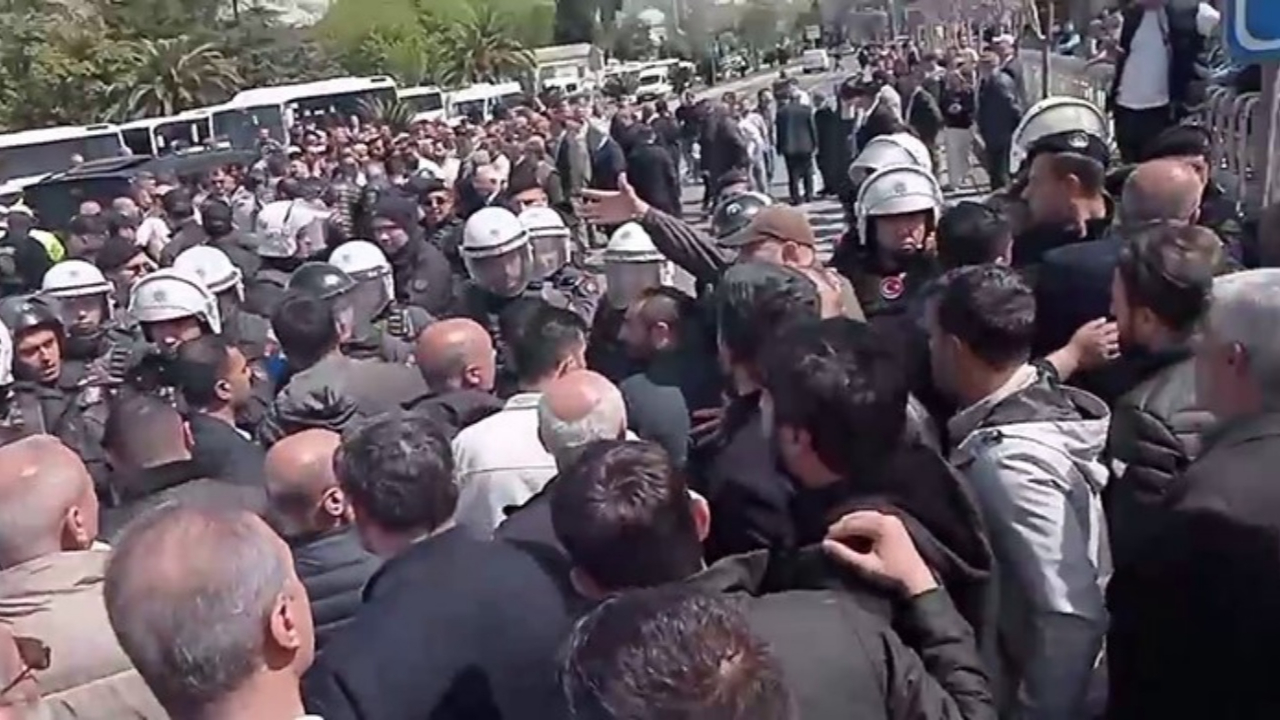 Saraçhane’de İETT şoförlerinin eylemi: Polis müdahalesiyle gerginlik yaşandı