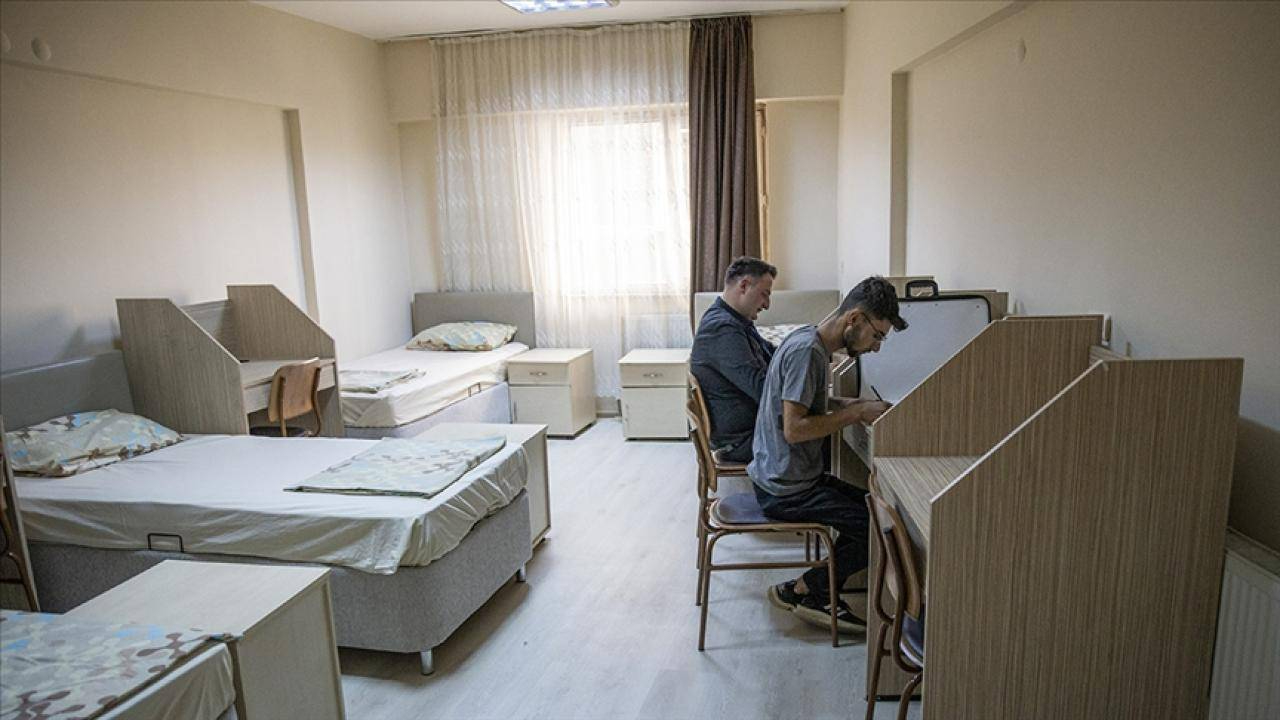 Gençlik ve Spor Bakanlığından "Eylemlere katılan öğrenciler yurtlardan çıkarıldı" iddiasına yalanlama