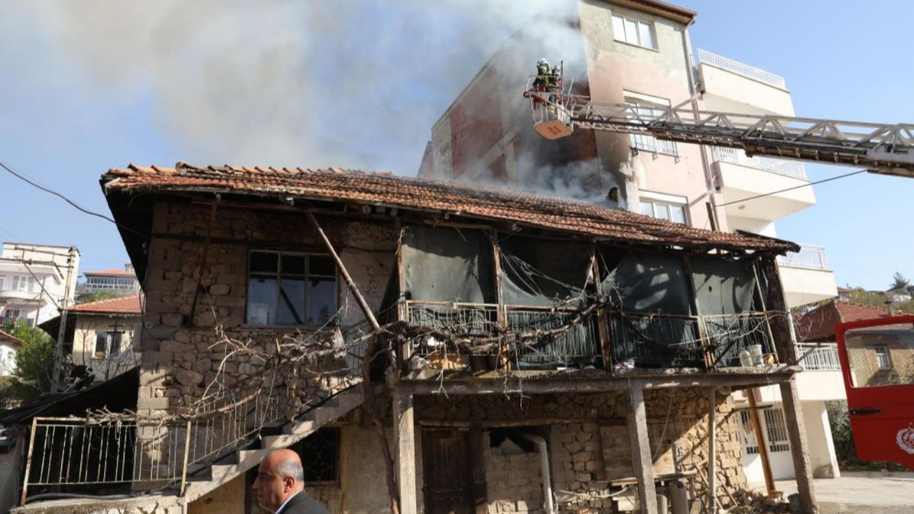 Bucak’ta korkutan yangın: 80 yaşındaki Meryem Şan dumandan etkilendi