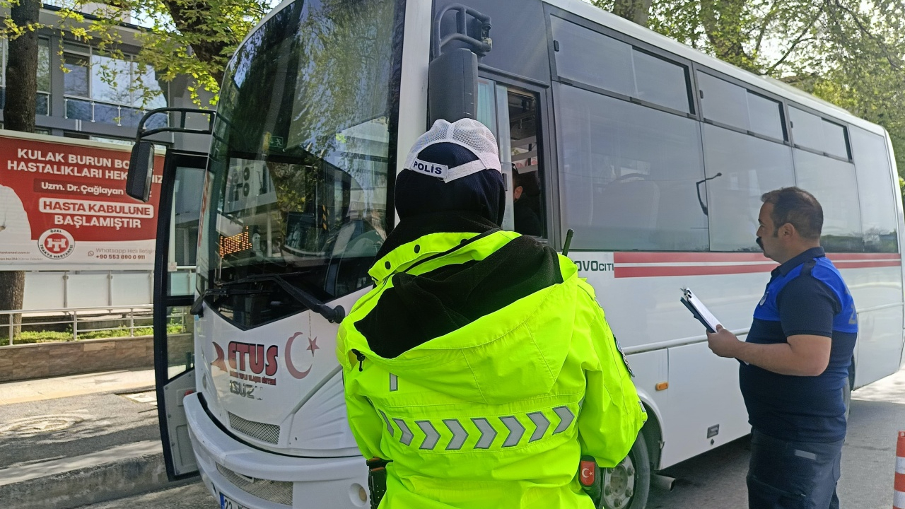 Belgeler tek tek incelendi! Toplu taşıma araçları ve ticari taksilere sıkı denetim