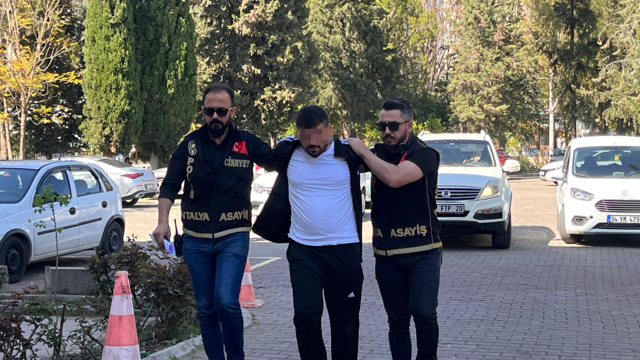Antalya’da cinayet! Taciz iddiasıyla arkadaşını silahla öldürdü