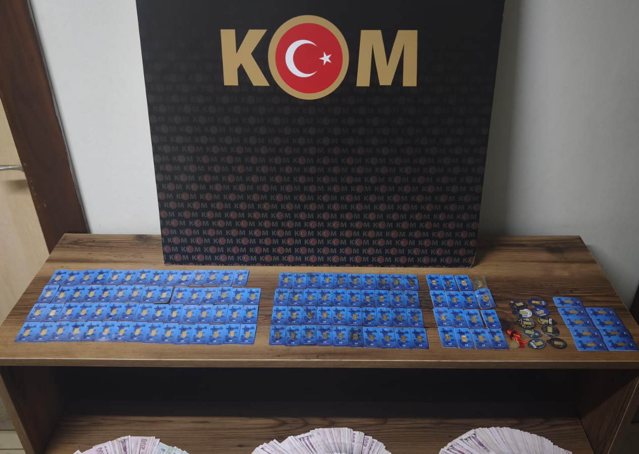 3 ilde kuyumcuları dolandırmışlardı! 2 şüpheliye suçüstü...