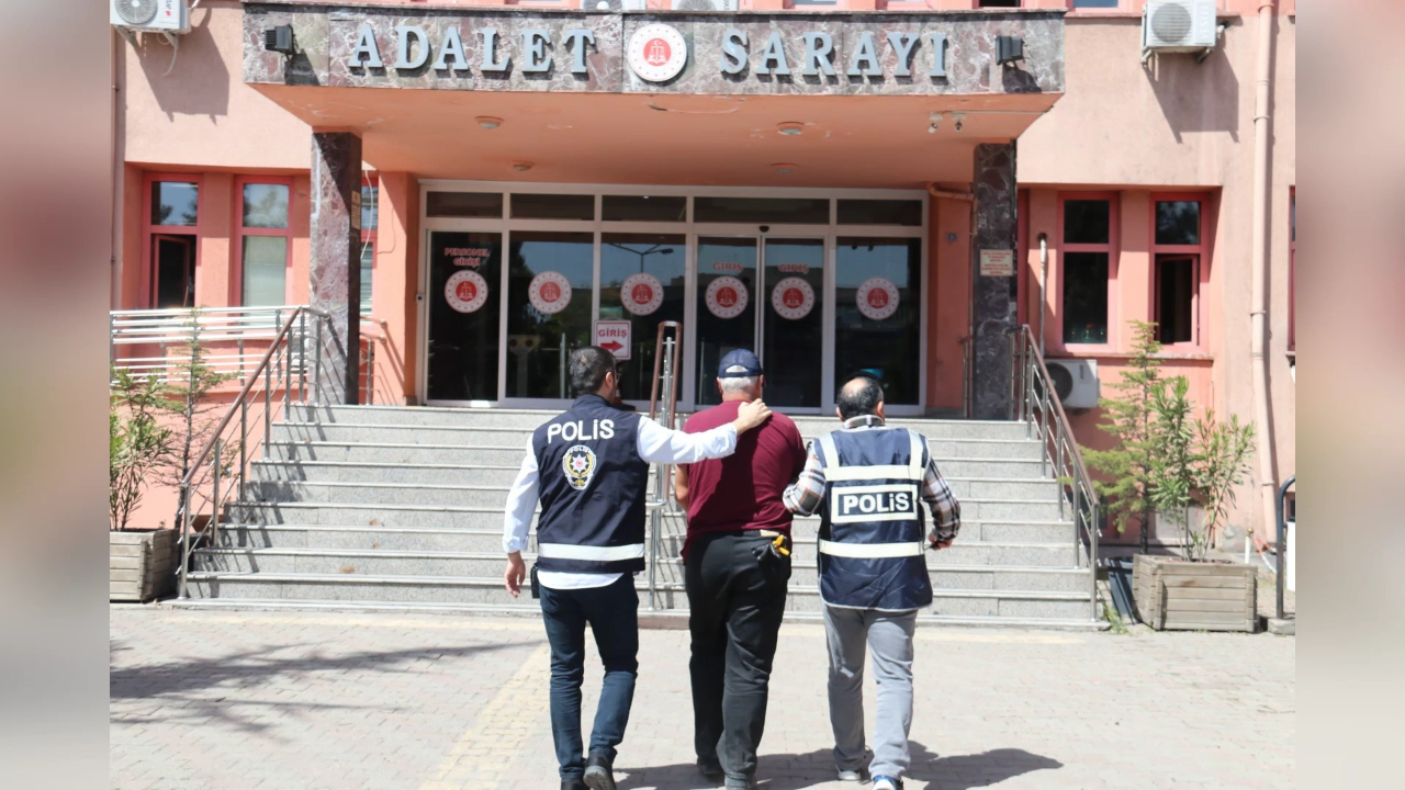 Karabük’te cezaevi firarisi sahte kimlikle yakalandı
