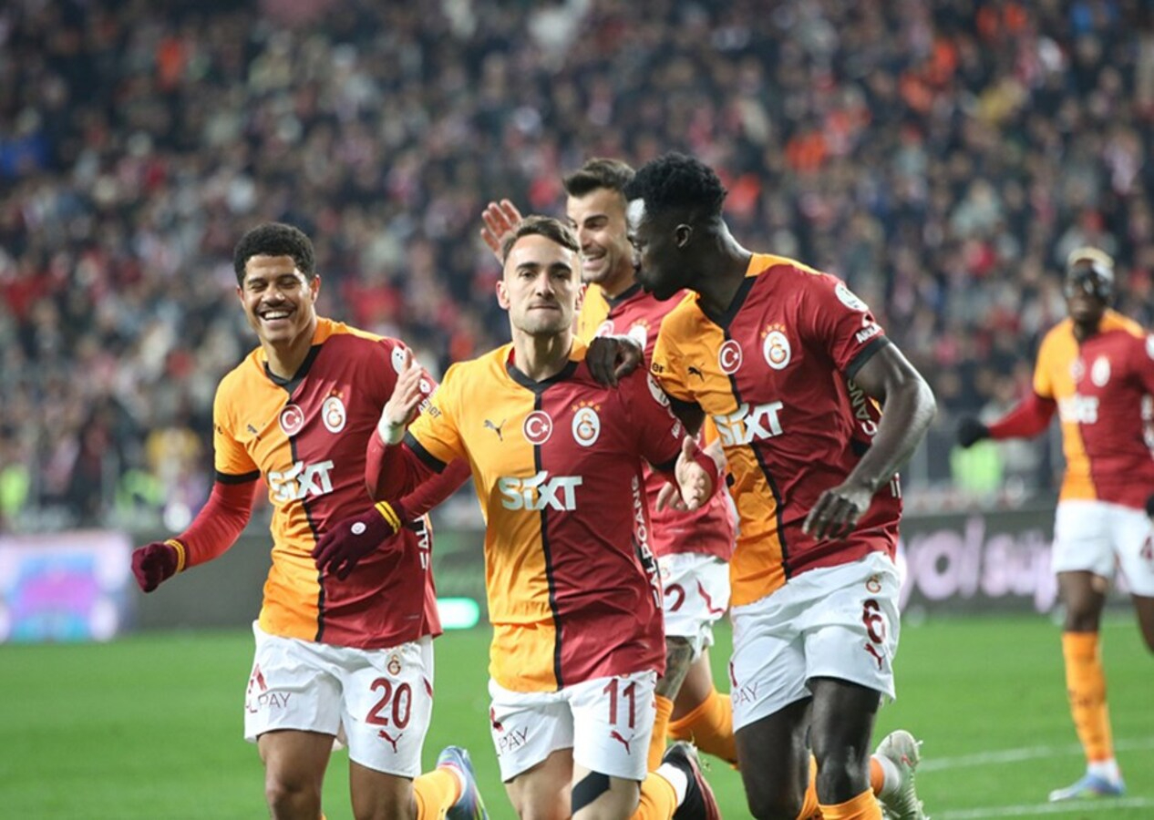 Galatasaray'da 40 yıl sonra bir ilk: Herkes şaşırdı kaldı!