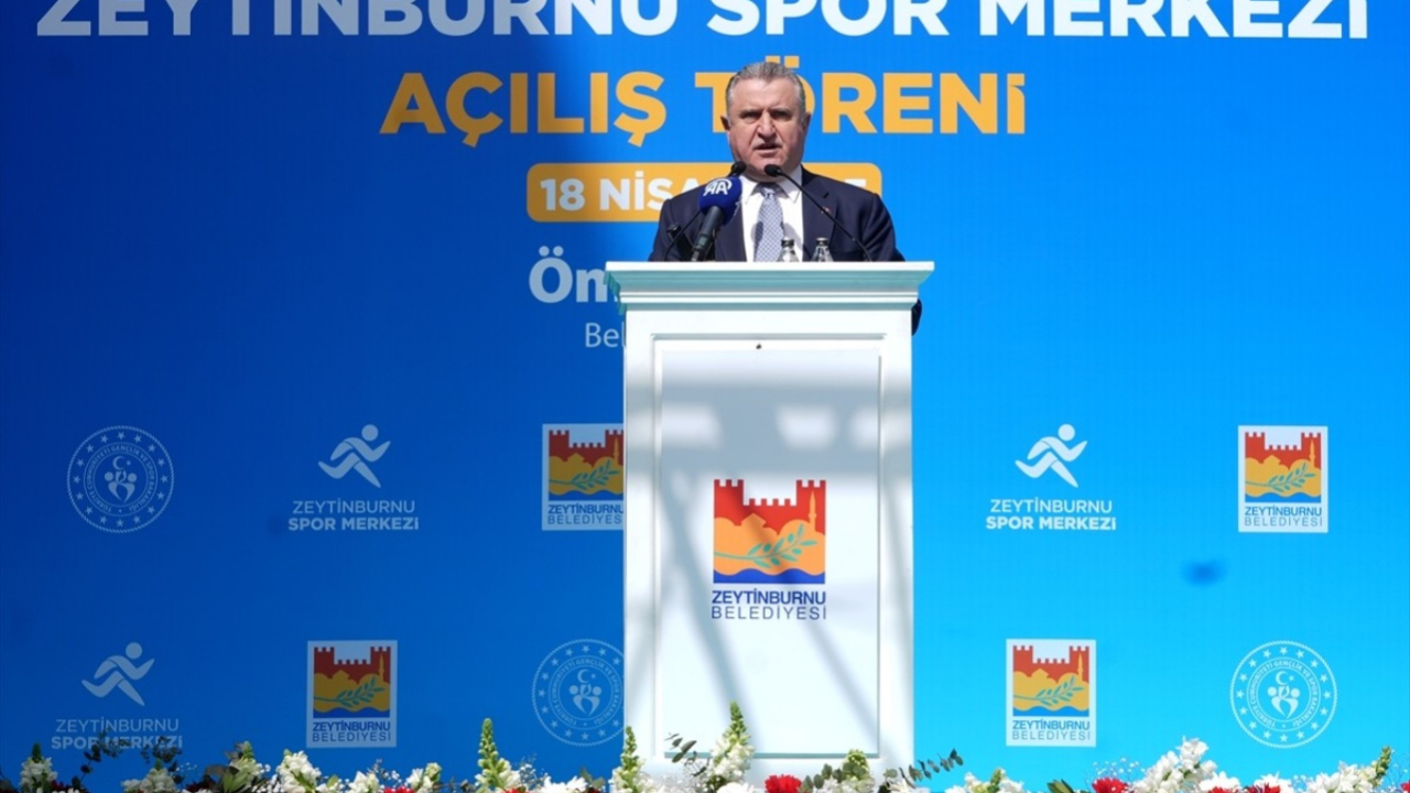 Zeytinburnu’na modern spor merkezi! Bakan Bak’tan yeni tesis müjdesi