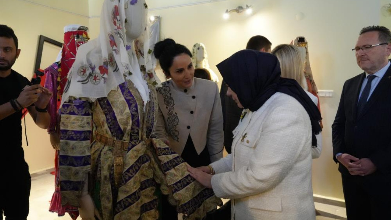 Kastamonu’da geçmişten geleceğe uzanan miras! Geleneksel Gelinlik ve Çeyizler Sergisi açıldı