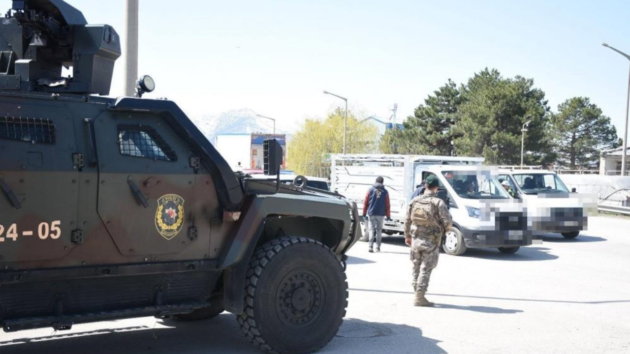 Erzincan’da huzur operasyonu: 172 personel, bin 951 şahıs ve 229 aracı denetledi
