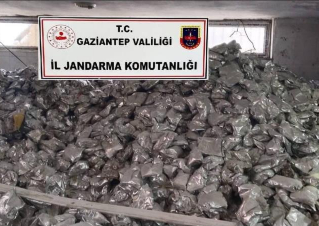 Bebekleri zehirleyeceklerdi! Gaziantep'te 8 milyon TL değerinde sahte bebek maması ele geçirildi