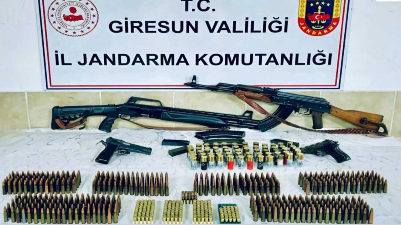 Görele’de jandarma operasyonu: Evde cephanelik ele geçirildi, şüpheli adli kontrolle serbest