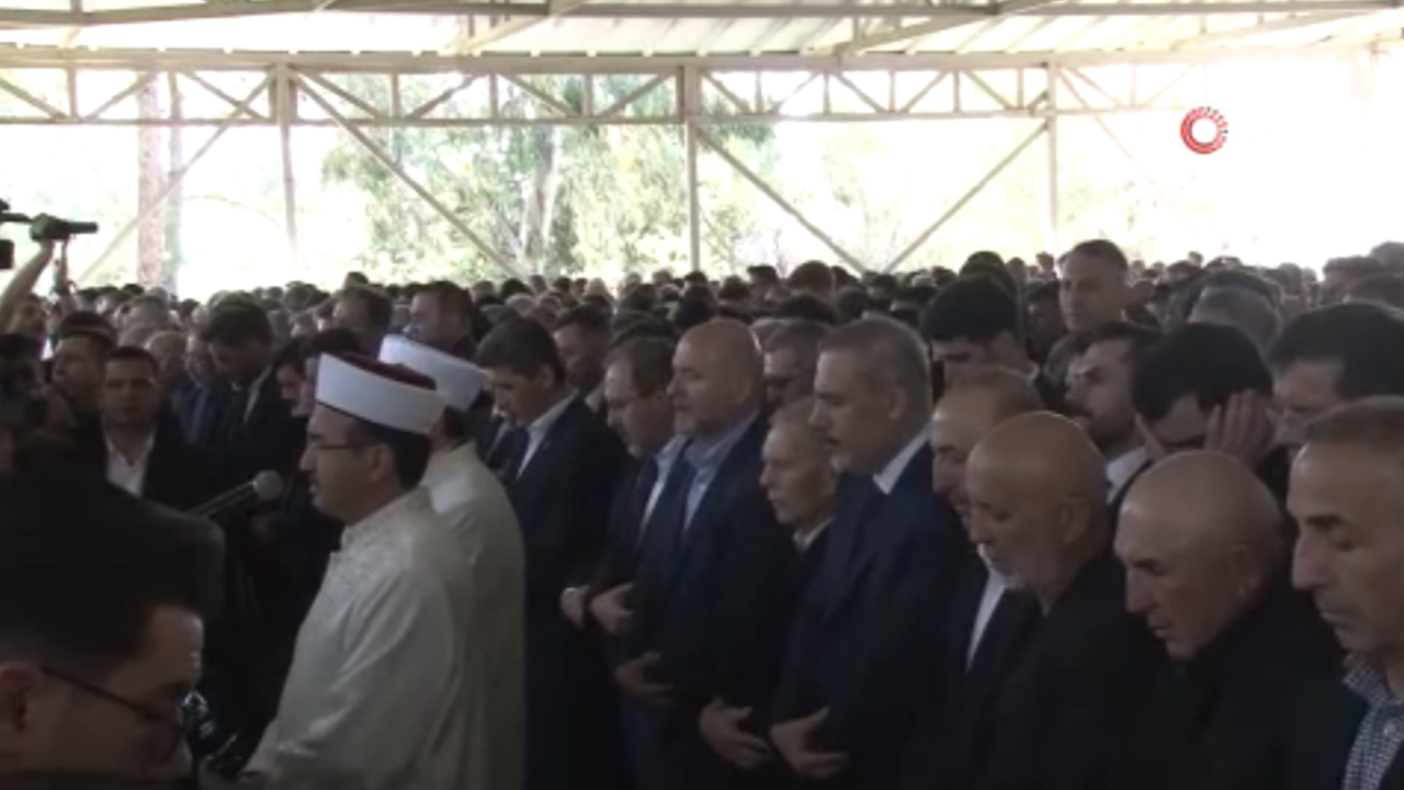 Dışişleri eski Bakanı Mevlüt Çavuşoğlu’nun babası Osman Çavuşoğlu son yolculuğuna uğurlandı