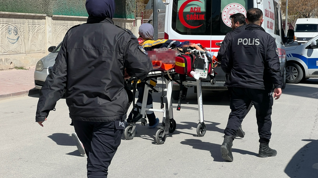 Konya'da kan donduran olay! Karısını çocuğunun gözü önünde bıçakladı