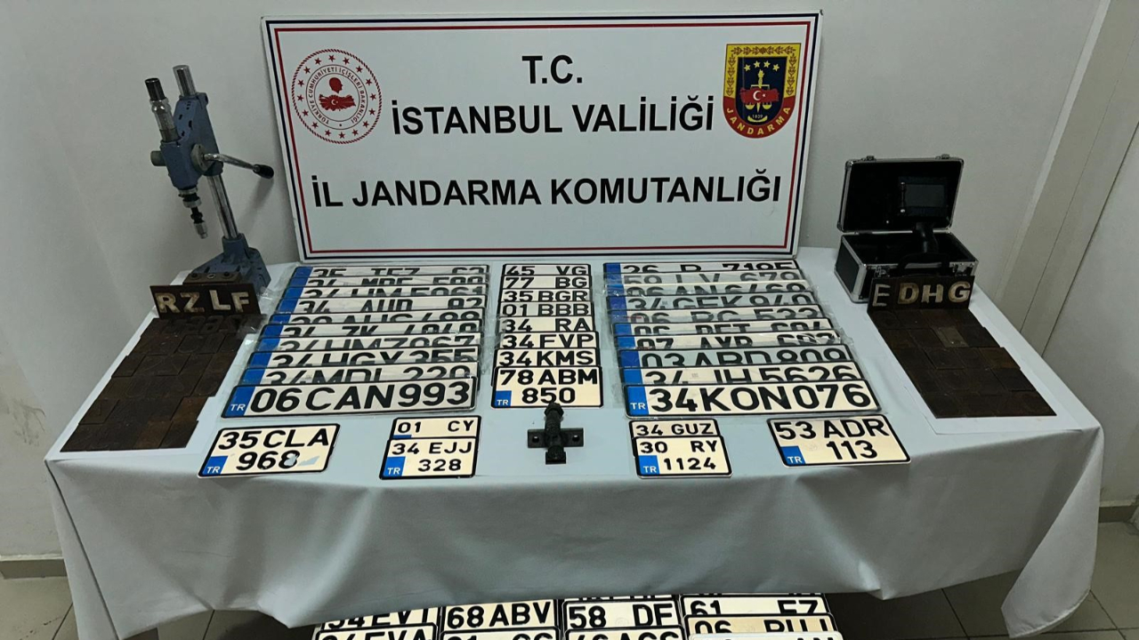 İstanbul’da ‘İkiz Plaka’ operasyonu! 5 milyon TL değerinde 215 Sahte plaka yakalandı