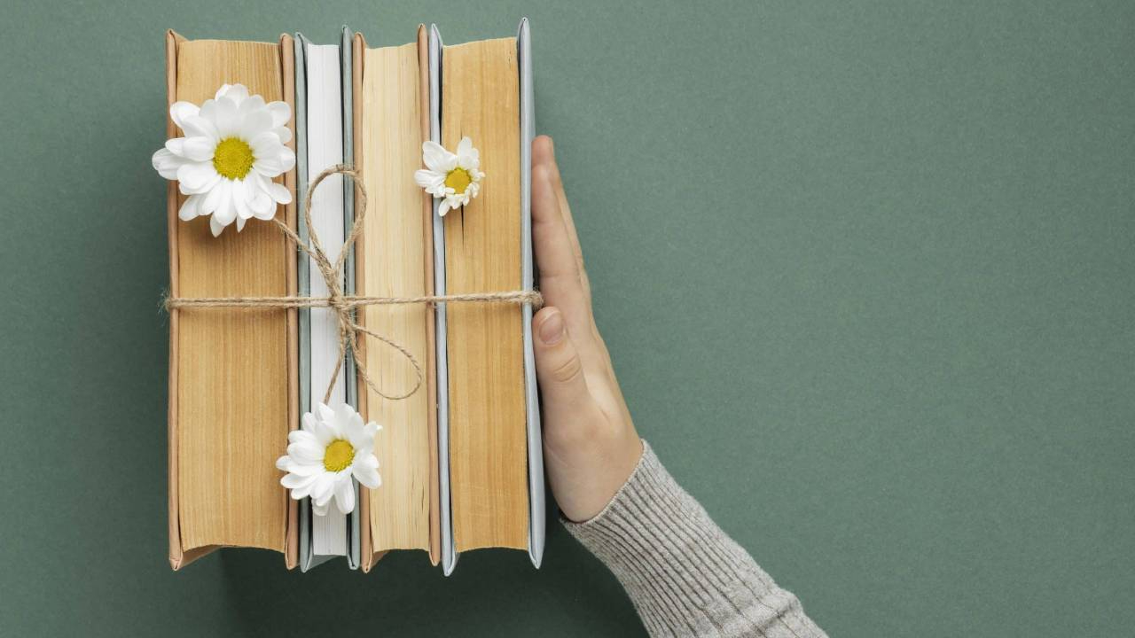 Kitap Hediye Günü 20 Nisan'da... #BendenSana etiketiyle hediyeni sosyal medyada paylaş