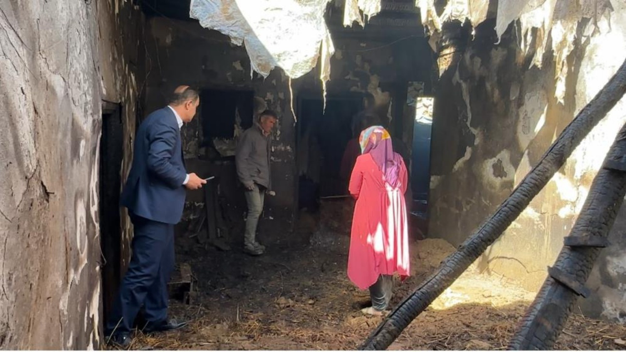 Hakkari Yüksekova’da ev yangını: Ayhan ailesinin 20 yıllık emeği küle döndü