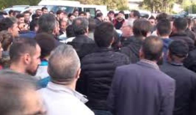 Pendik'te öldürülen liseli Helin'in cenazesinde silah sesleri!
