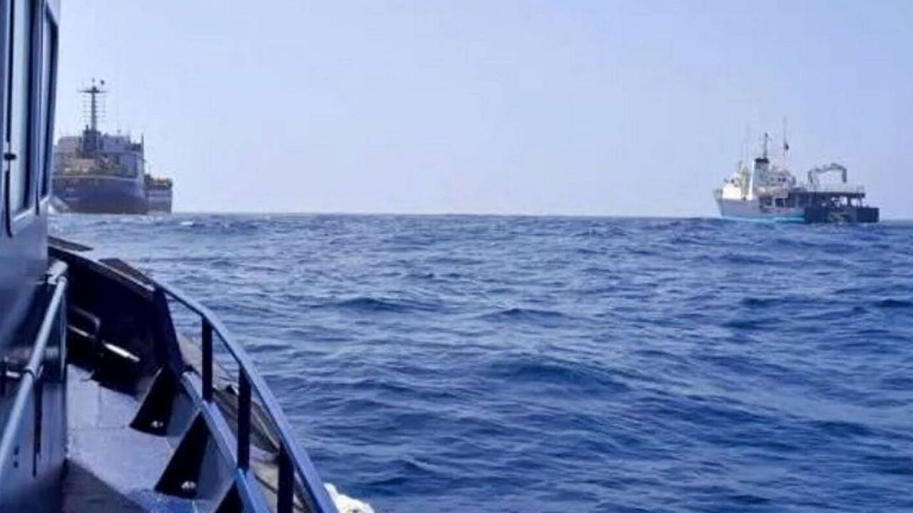 Yemen'de Türk firmasına ait yakıt gemisine şarapnel isabet etti