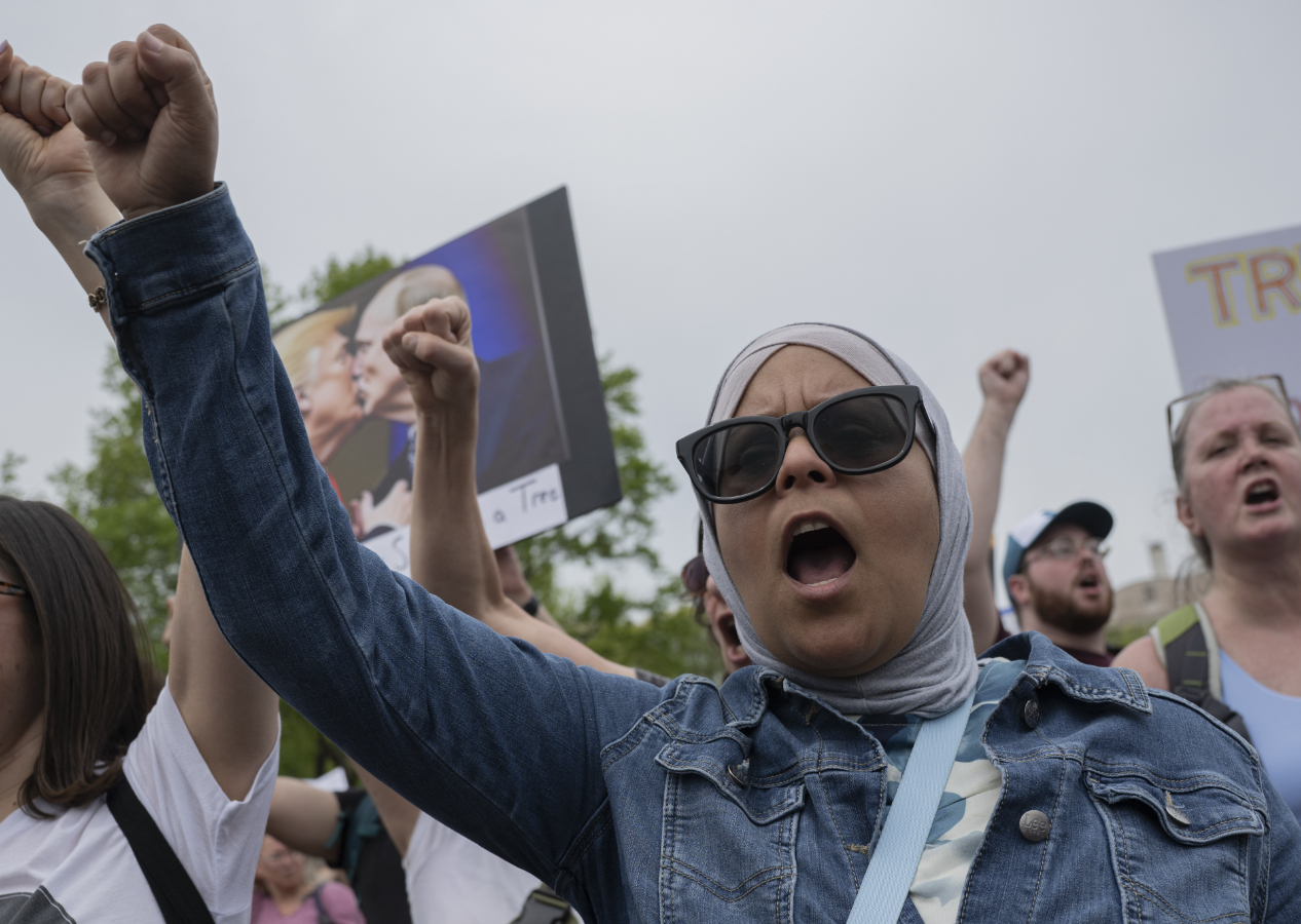 Trump yönetimine karşı Beyaz Saray'ın önünde protesto gösterileri yapıldı