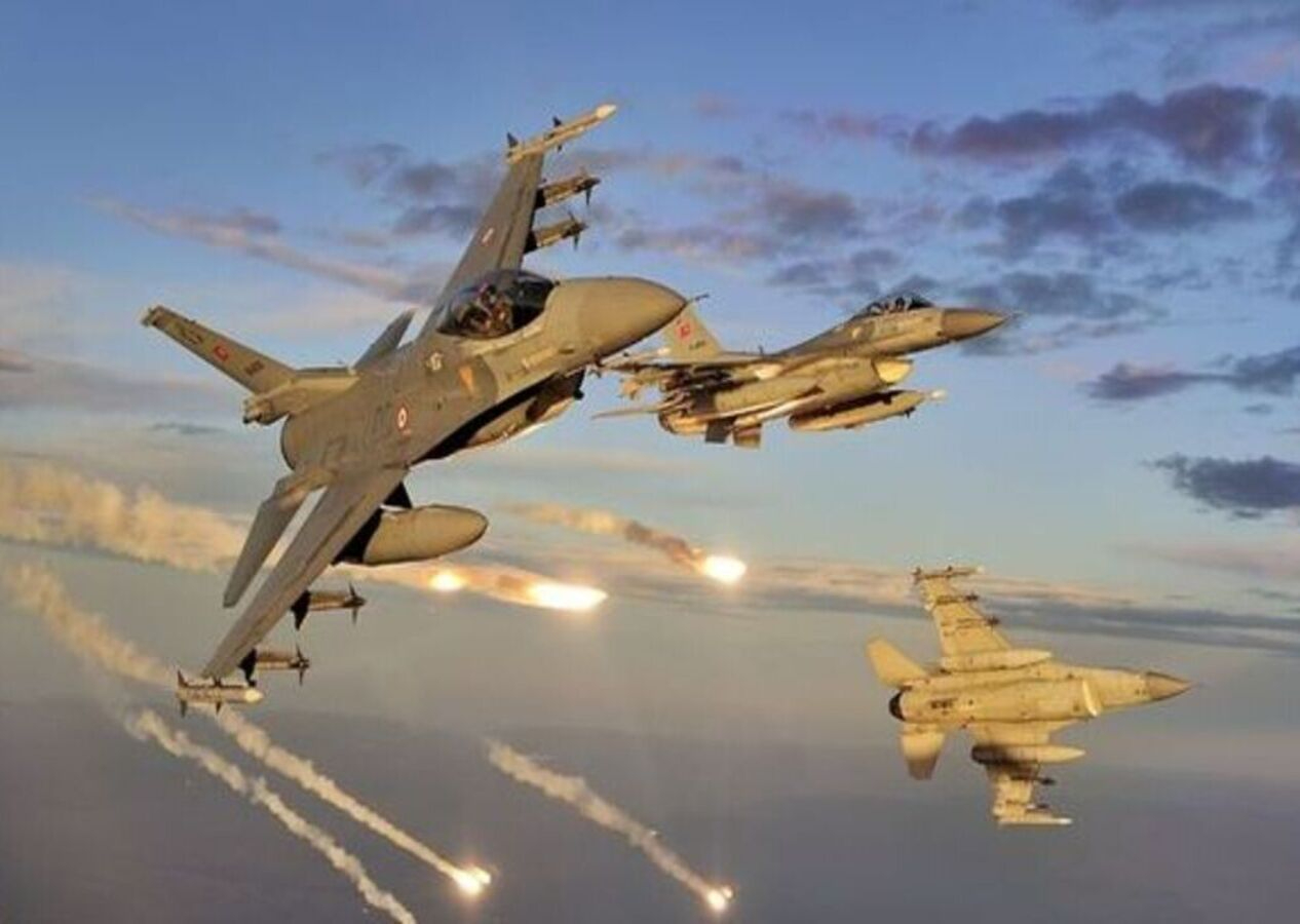 TSK, Irak'ın kuzeyindeki PKK'ya havadan tarihi bir bildiri dağıttı!