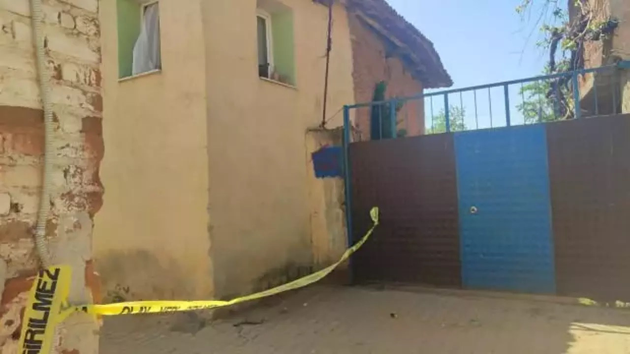 İzmir Ödemiş'te baba oğulun arazi kavgası kanlı bitti! Oğlunu av tüfeği ile vurdu...