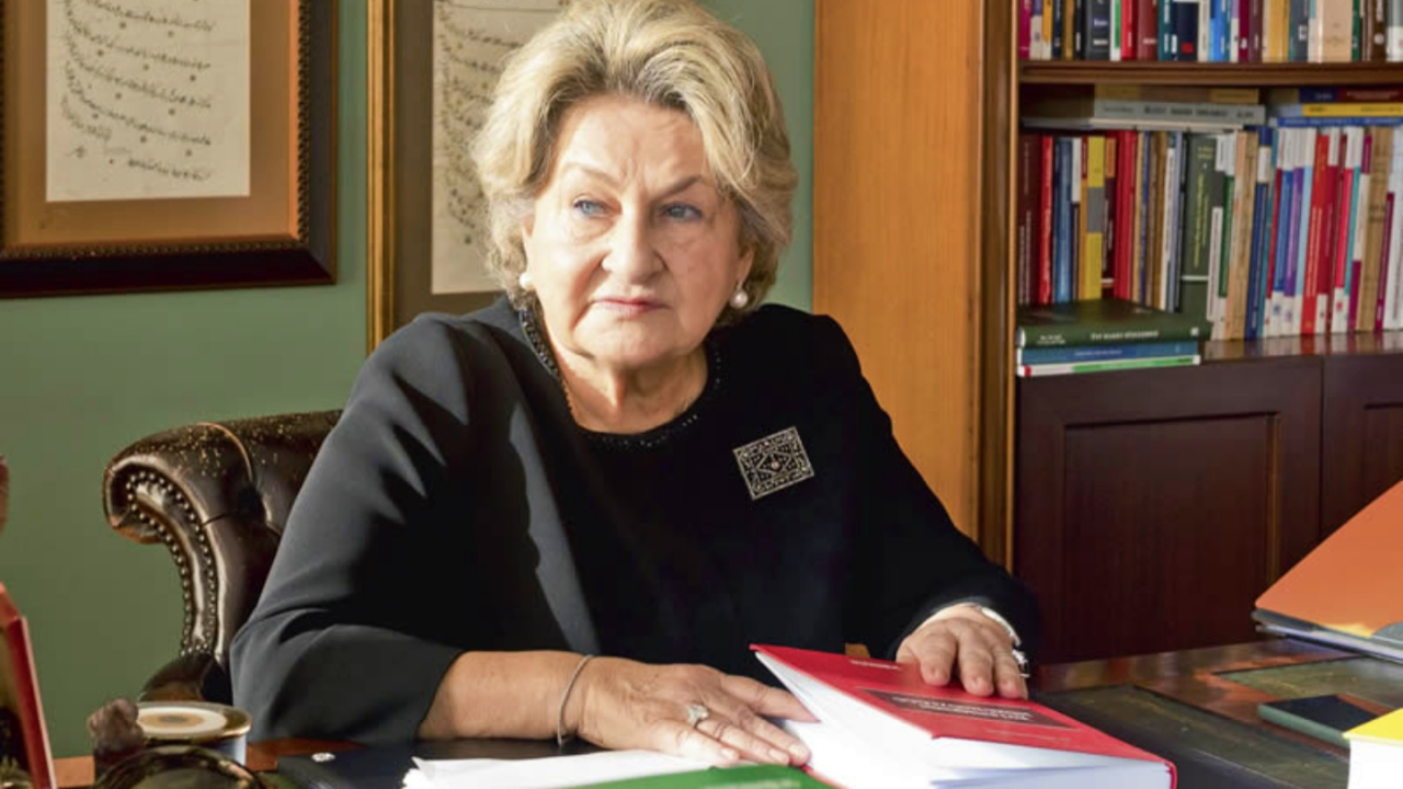 Kezban Hatemi: Nişantaşı'nda gençler iç çamaşırıyla dolaşıyor, Avrupa'da bu kadarını görmüyorum!