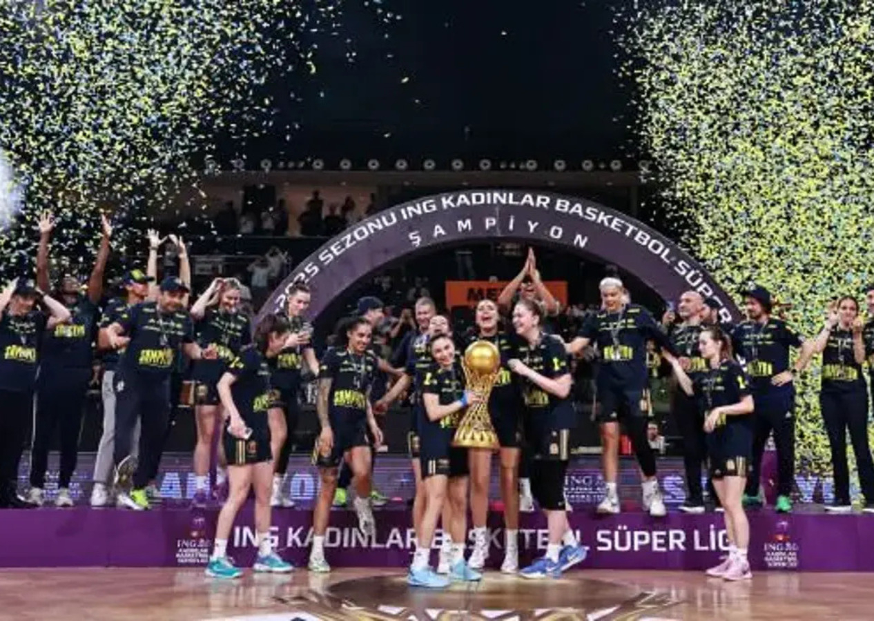 Kadınlar Basketbol Süper Ligi'nde şampiyon Fenerbahçe Opet (Çimsa ÇBK Mersin 78 - 79 Fenerbahçe Opet | Maçın özeti)