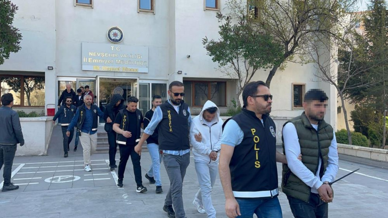 Nevşehir’de jigolo dolandırıcılığı çetesi çökertildi: 15 gözaltı