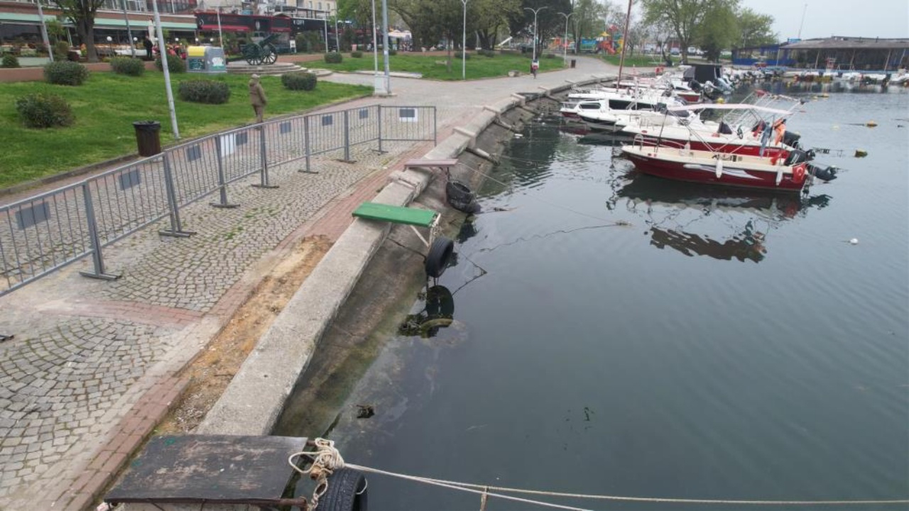 Yalova Balıkçı Barınağı’nda çökme tehlikesi: Acil önlem çağrısı