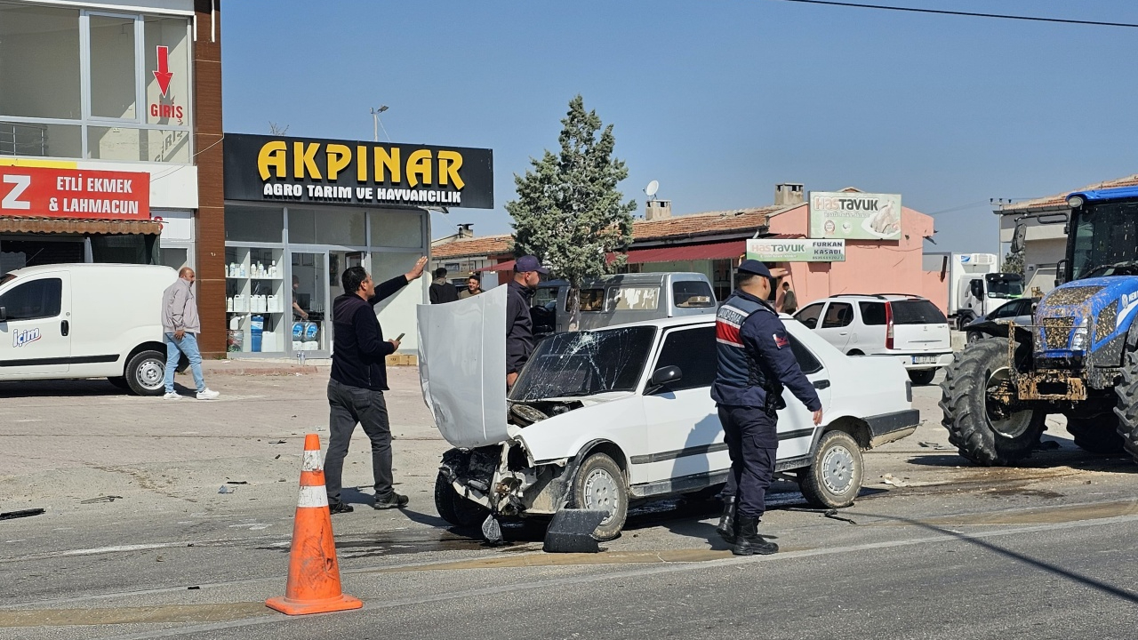 Aksaray’da ehliyetsiz sürücü kaza yaptı! 2 kişi yaralandı