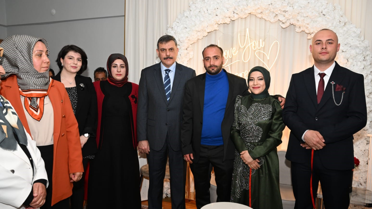 Erzurum’da duygusal nişan! Vali Çiftçi, yetim Buse’nin yanında oldu