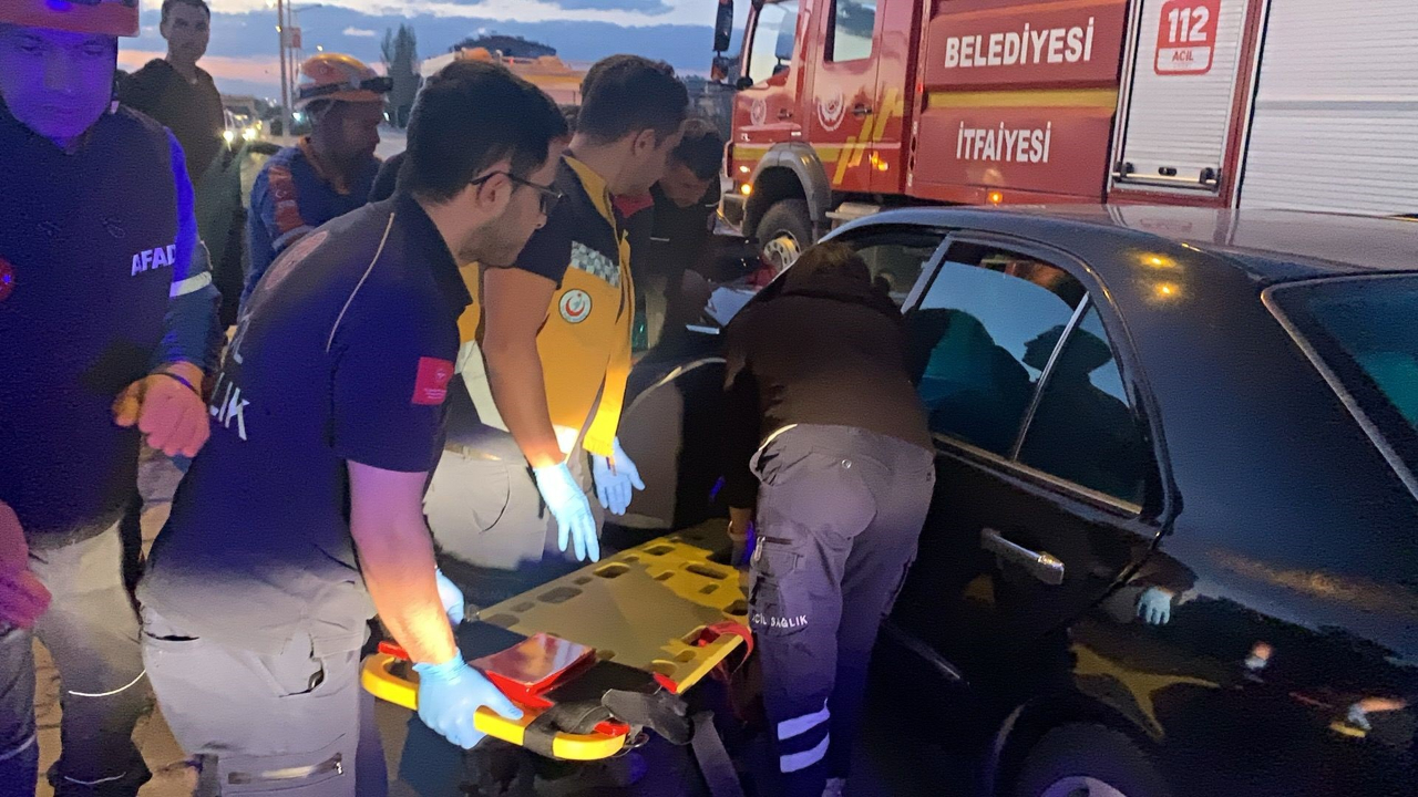Karamanda trafik kazası! Yaralı baba, ağlayan oğlunu “iyiyim” diyerek teselli etti