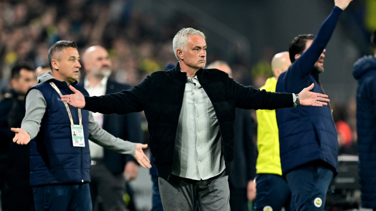 Fenerbahçe şampiyonluğu Kadıköy'de riske attı