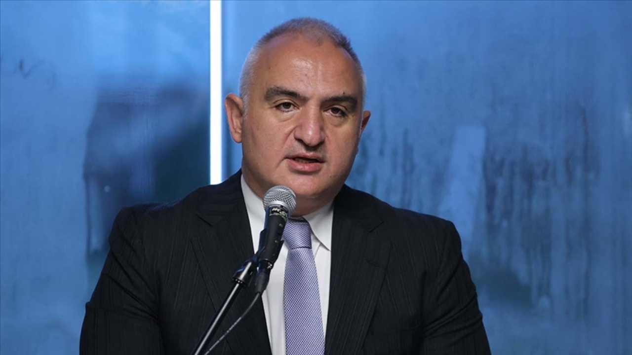 Bakan Ersoy’dan Antalya’ya büyük hedef! 2025’te 18 milyon turist